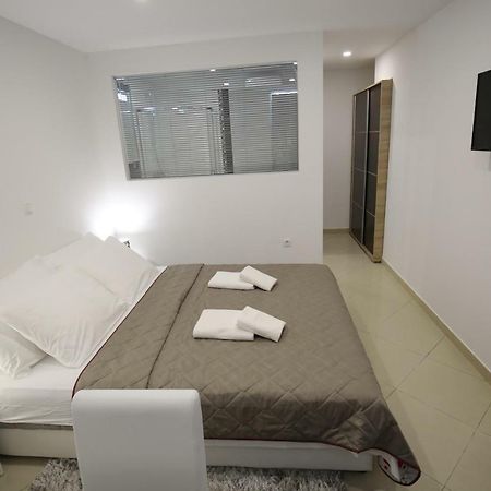 365 Rooms Zára Kültér fotó