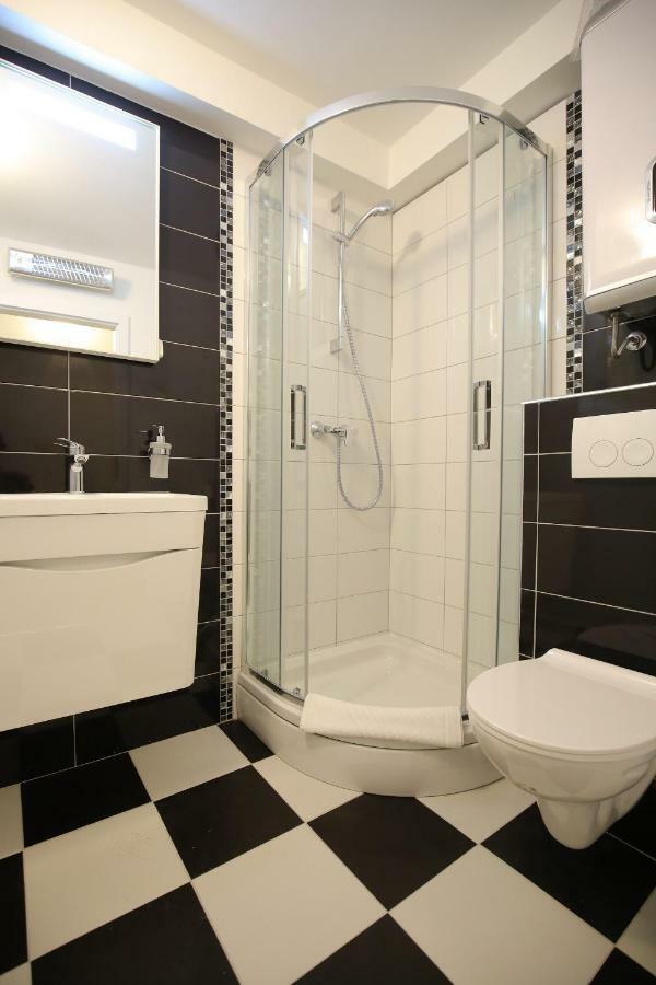 365 Rooms Zára Kültér fotó