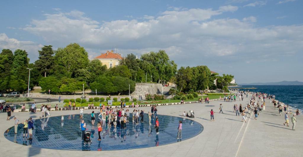 365 Rooms Zára Kültér fotó